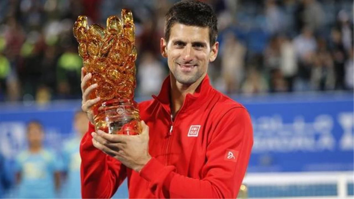Sırp Raket Djokovic Abu Dabi\'de Düzenlenen Turnuvada Ferrer\'i Yenerek Yılın Son Kupasına Ulaştı