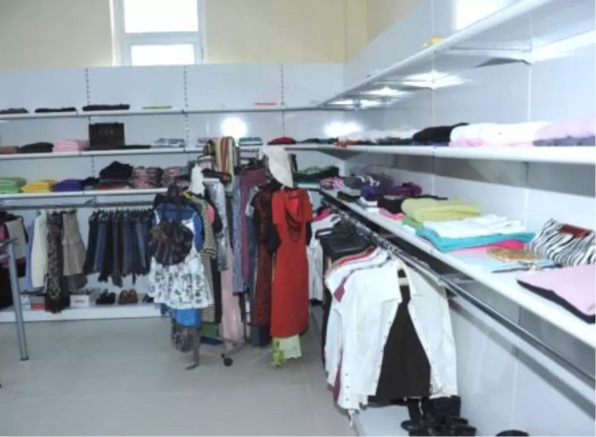 AEÜ\'de Öğrenciler İçin Butik Açıldı