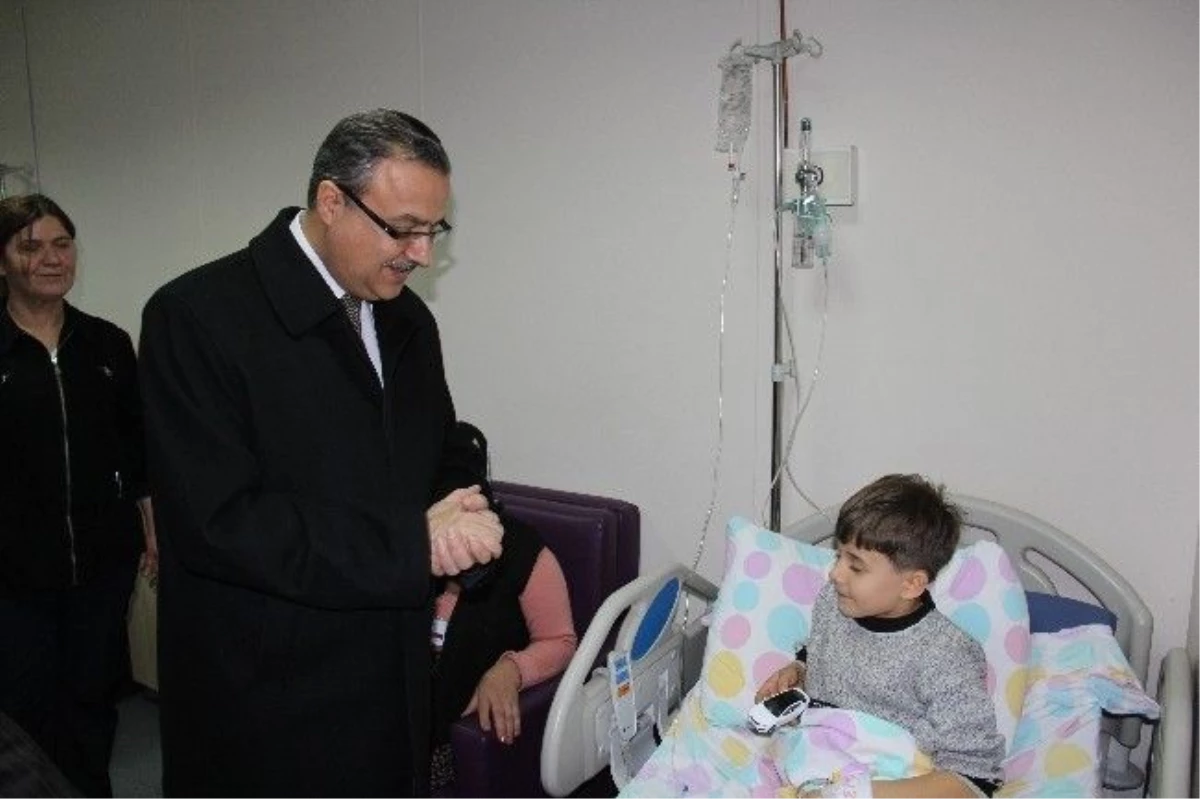 Vali İhsan Su, Atatürk Devlet Hastanesini Ziyaret Etti