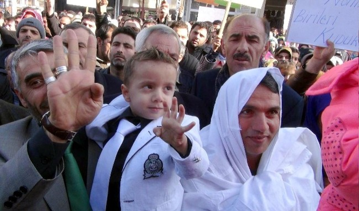 Viranşehir\'de Başbakan Erdoğan\'a Destek Eylemi