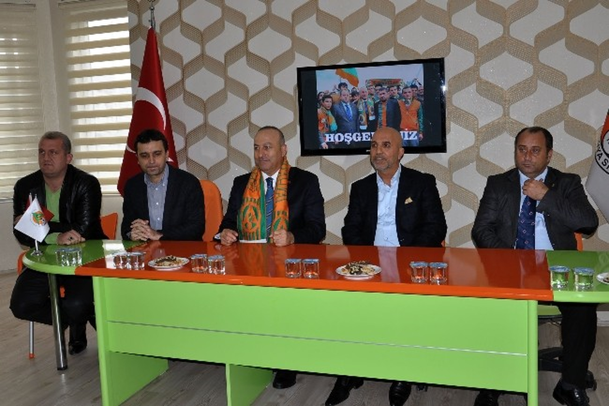 AB Bakanı Çavuşoğlu Alanya\'da Baba Ocağını Ziyaret Etti