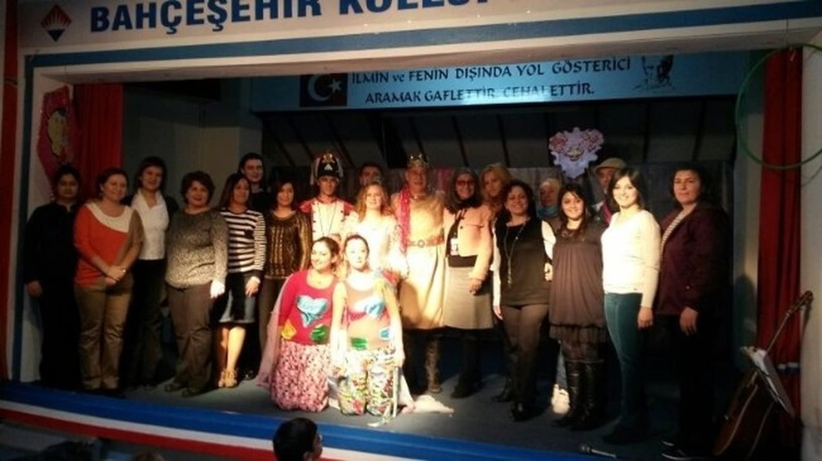 Bahçeşehir Kolejinde Miniklere Tiyatro