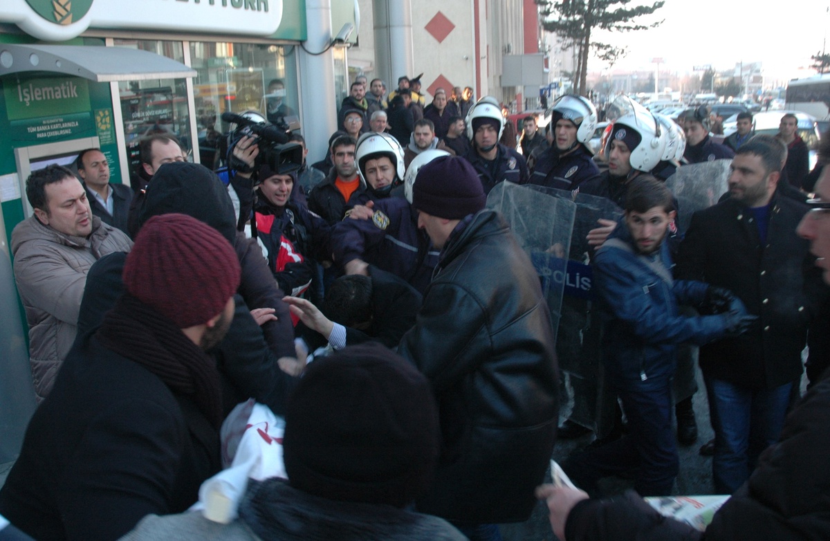 Erzurum\'da TGB\'lilere Saldırı