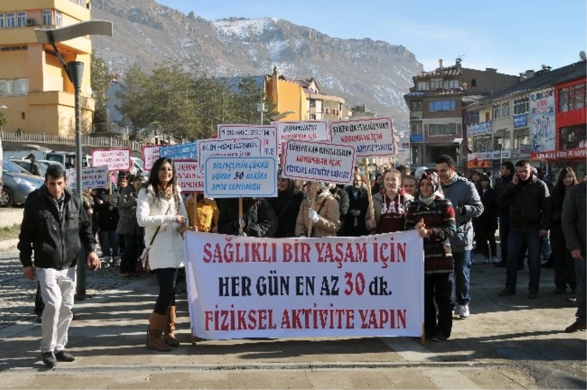 Gümüşhane\'de Sağlıklı Yaşam Yürüyüşü Düzenlendi