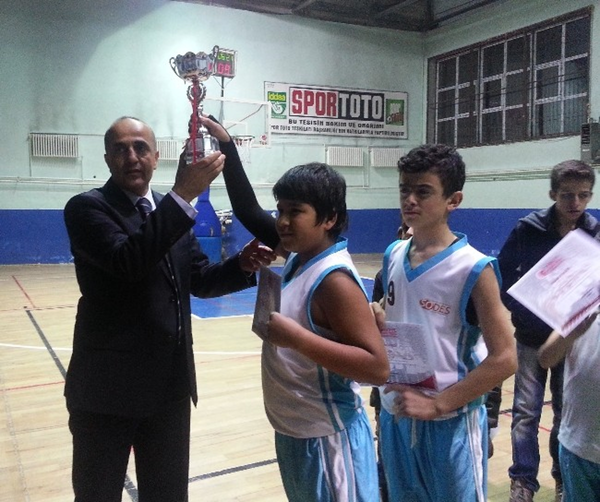 Hakkari\'de Basketbol Sevgisi