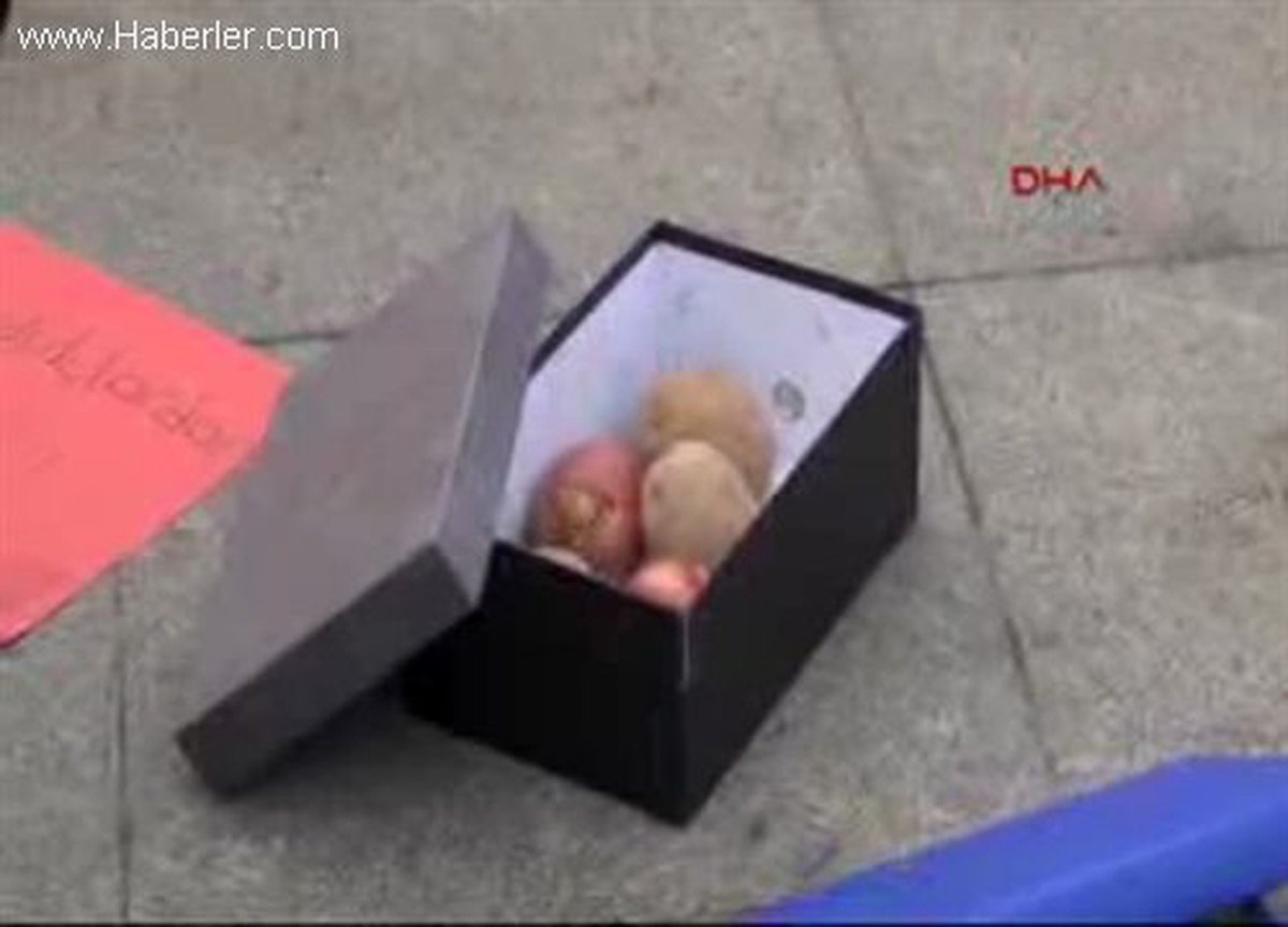 Kadınlardan Yolsuzluk ve Rüşvet Protestosu
