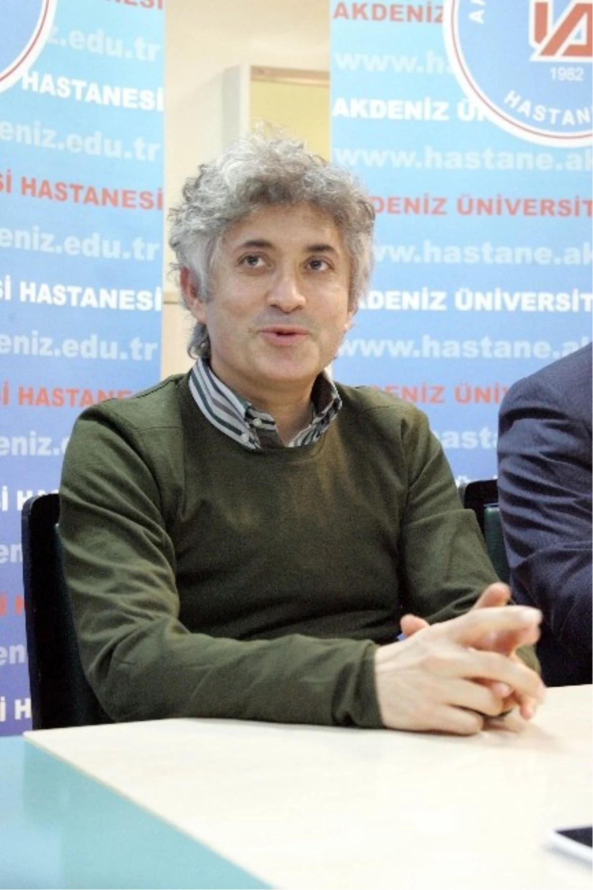 Prof. Özkan: "İlk Kısmi Yüz Nakliydi"