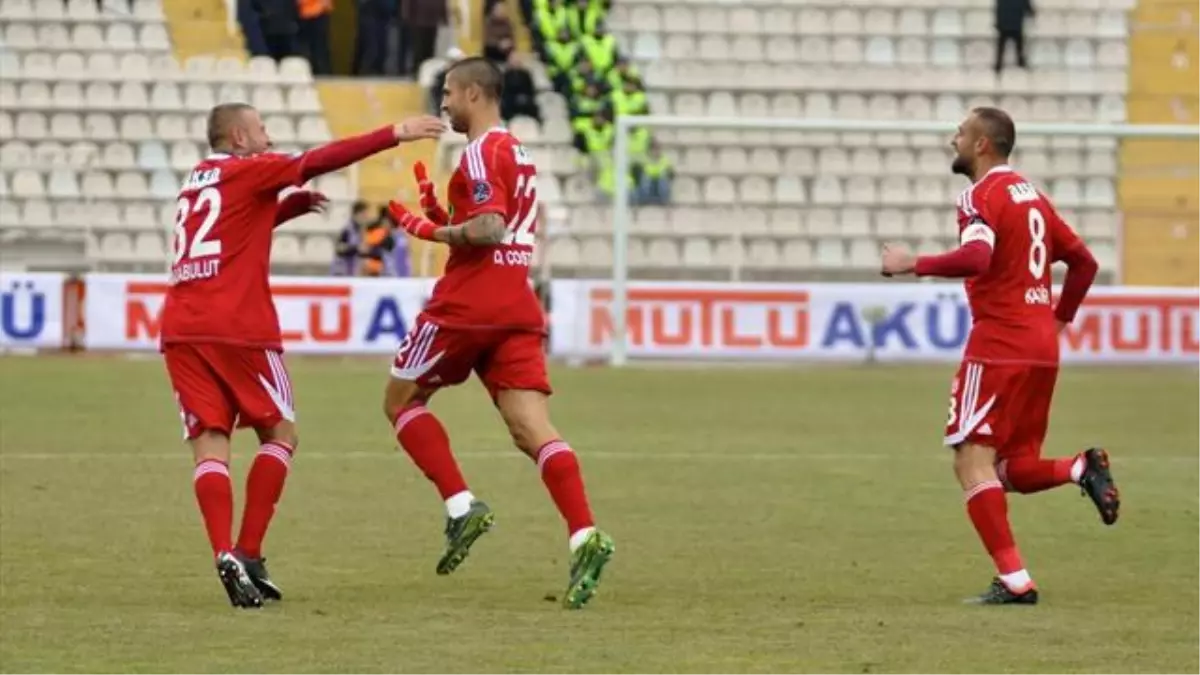 Sivasspor - Karabükspor: 3-1 Maç Özeti ve Golleri / Sivas Tatile Mutlu Gidiyor