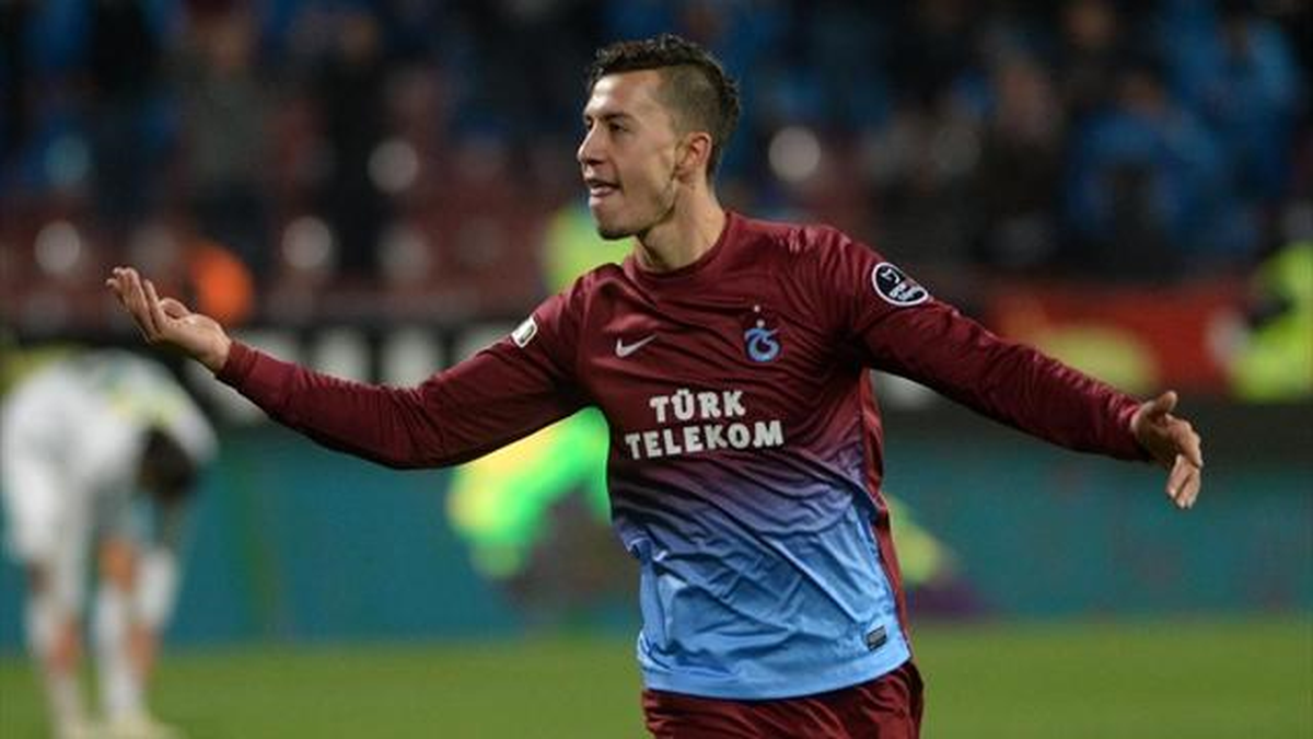 Trabzonspor\'un Nöbetçi Golcüsü Emre Güral