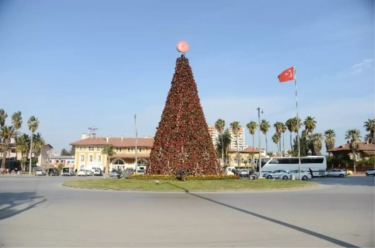 Uğur Mumcu Meydanı Yeni Yıla Hazır