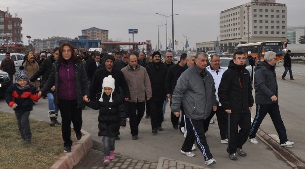 Yeni Yılda Sevdiklerimizle Sağlıklı Yaşama Yürüyoruz" Etkinliği Yapıldı