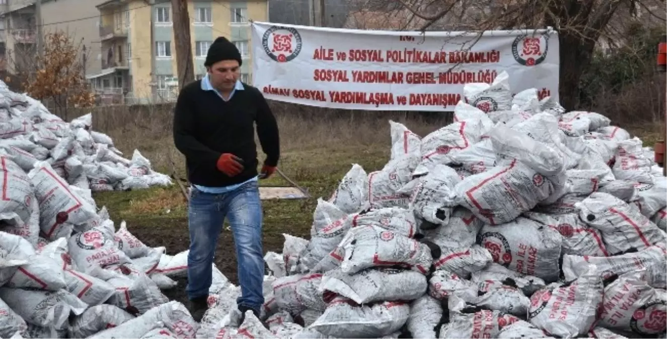 2 Bin 800 Yoksula Kömür Yardımı