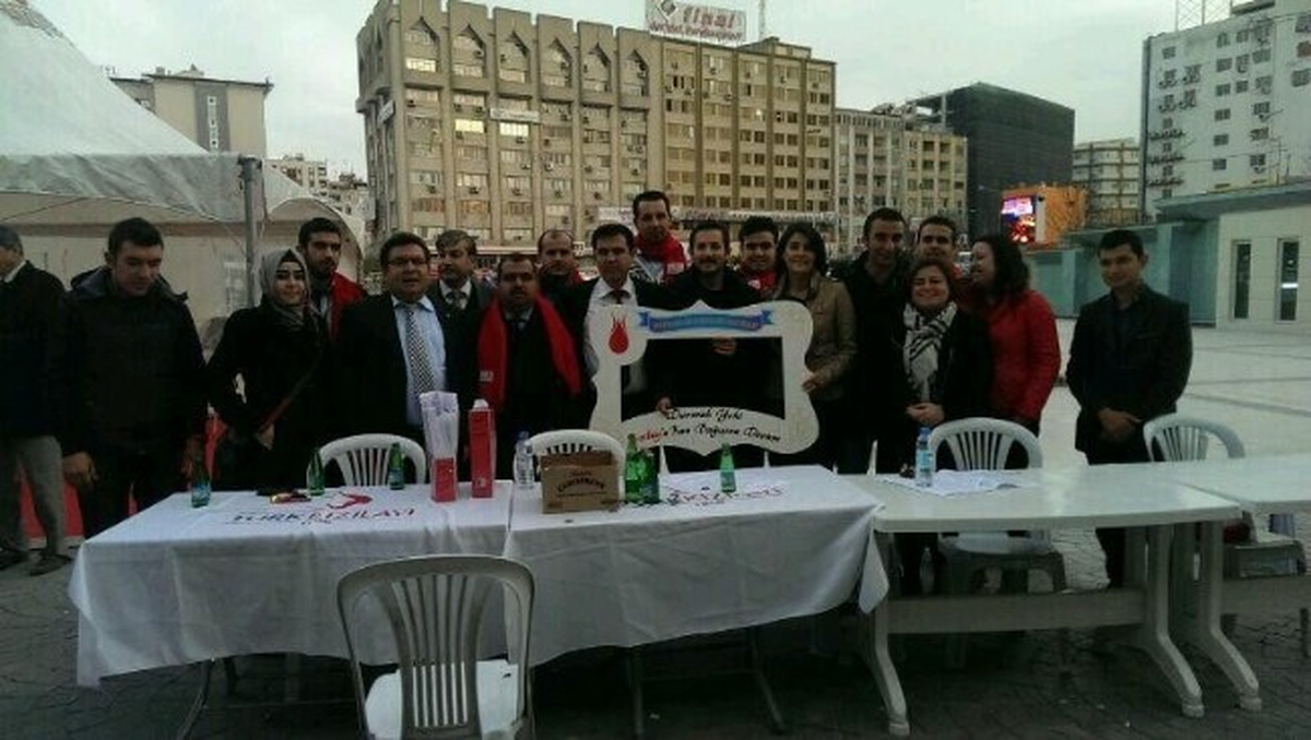 AK Parti\'li Gençlerin Kan Bağışı Kampanyası