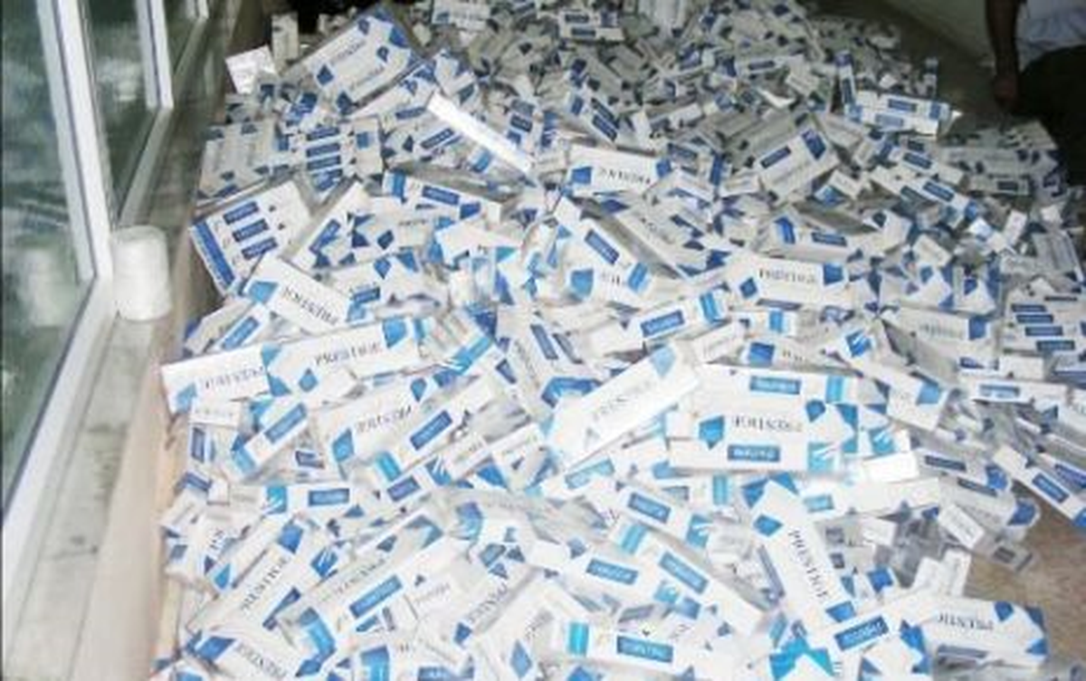 Alanya\'da 2 Bin 820 Paket Gümrük Kaçağı Sigara Ele Geçirildi