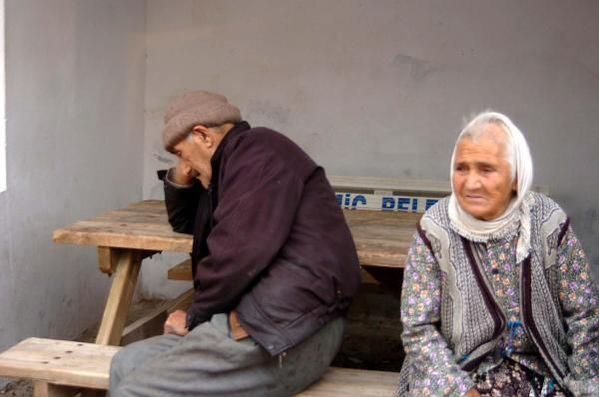 Çanakkale\'de Alzheimer Hastası Kadın Evini Yaktı
