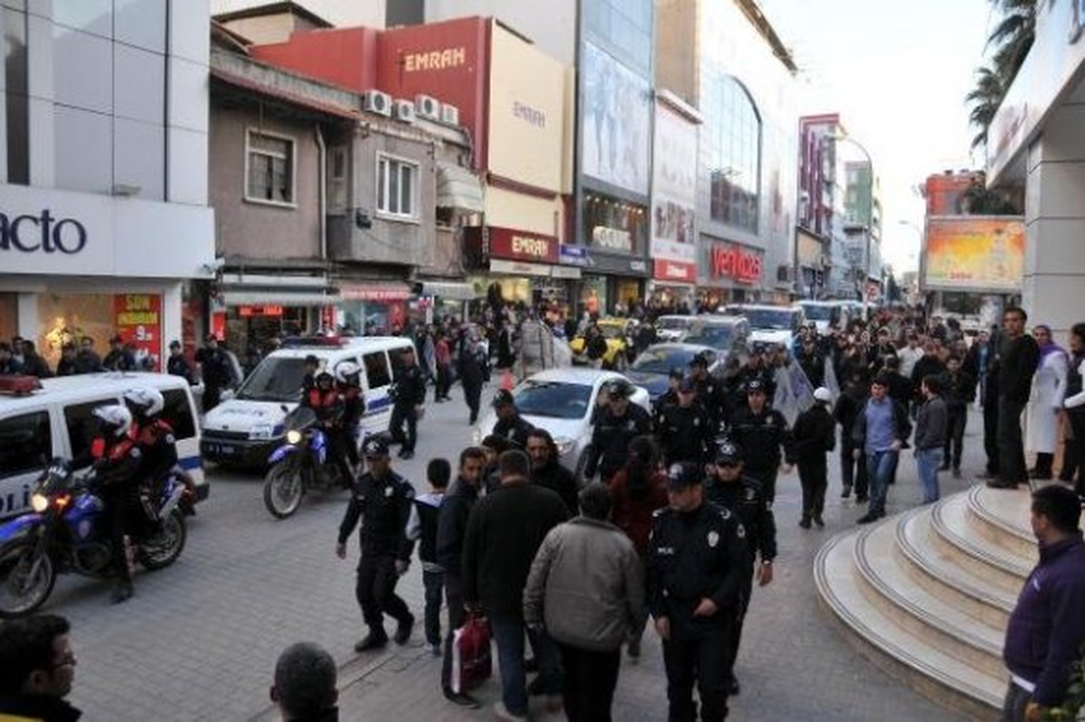 Antalya\'da Yılbaşında Bin 910 Polis Görev Yapacak