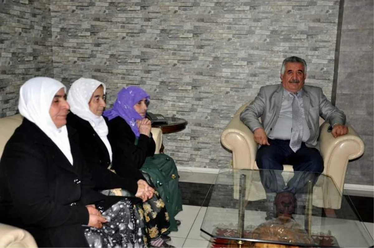 Barış Anneleri, Siirt Belediye Başkanı Sadak\'ı Ziyaret Etti