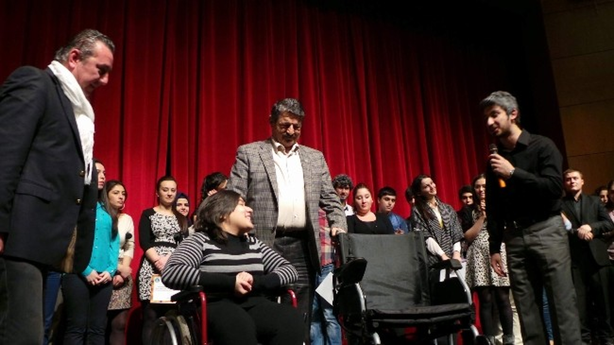 Bartın\'da Tiyatro Tadında Eğlence Etkinliği Düzenlendi