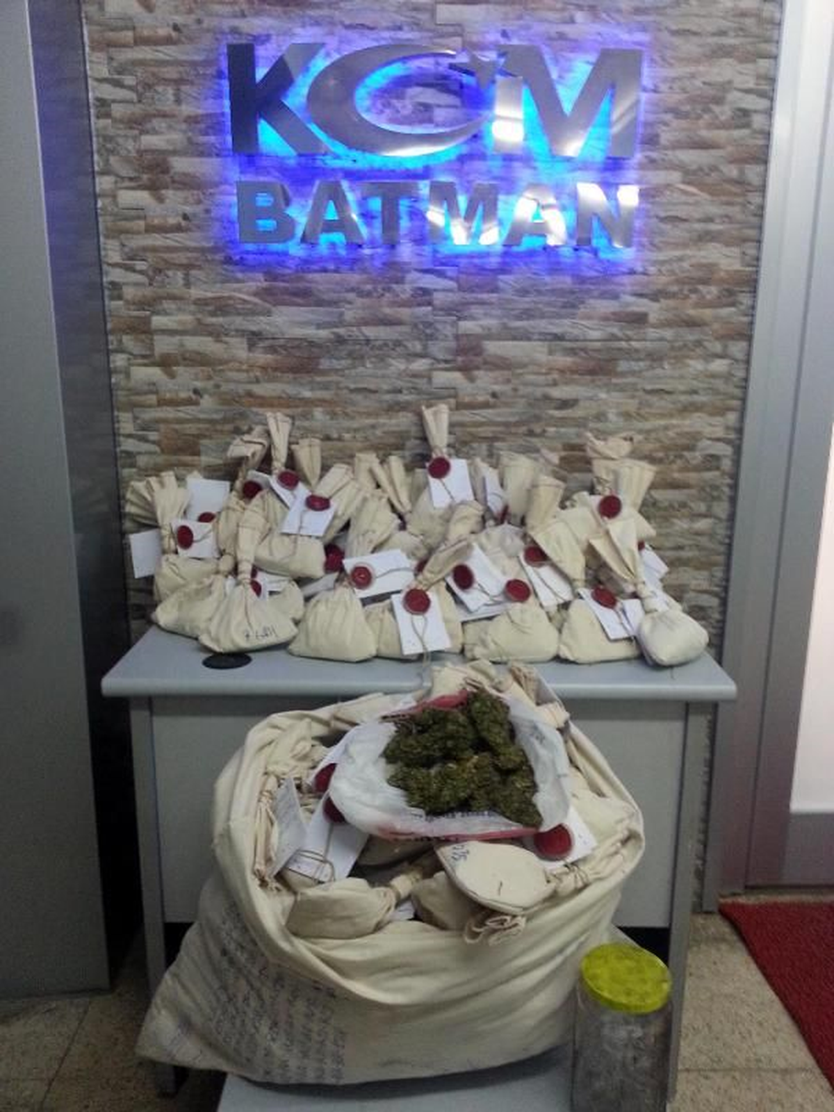 Batman\'daki Uyuşturucu Operasyonunda 44 Kişi Tutuklandı