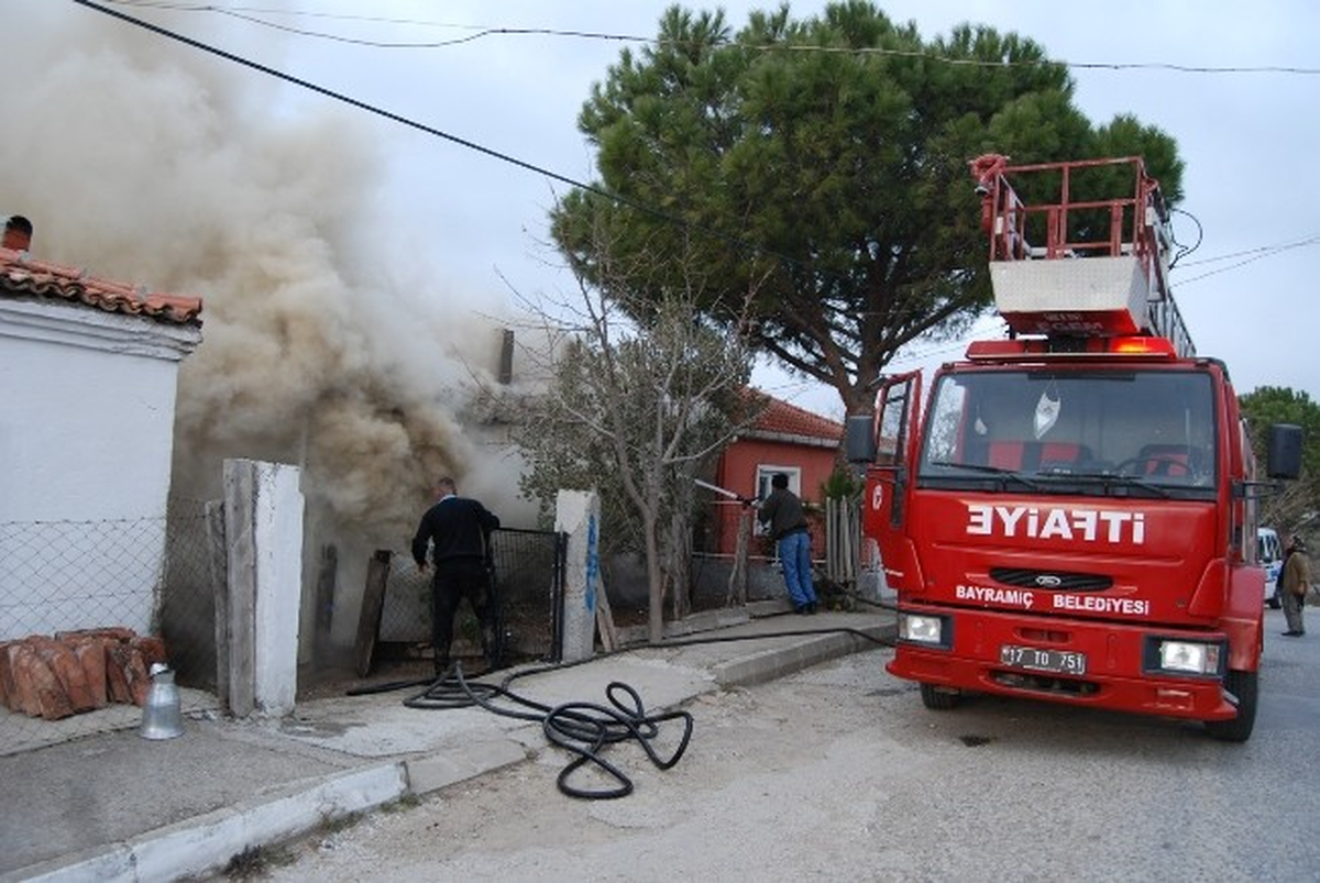 Bayramiç\'te Ev Yangın