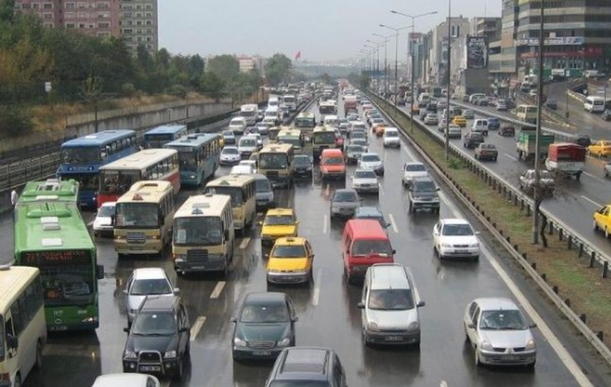 Beş İl Merkezindeki Motorlu Taşıtlar Vergisini Tahsile Yetkili Vergi Daireleri Yarın 19.00\'a Kadar...