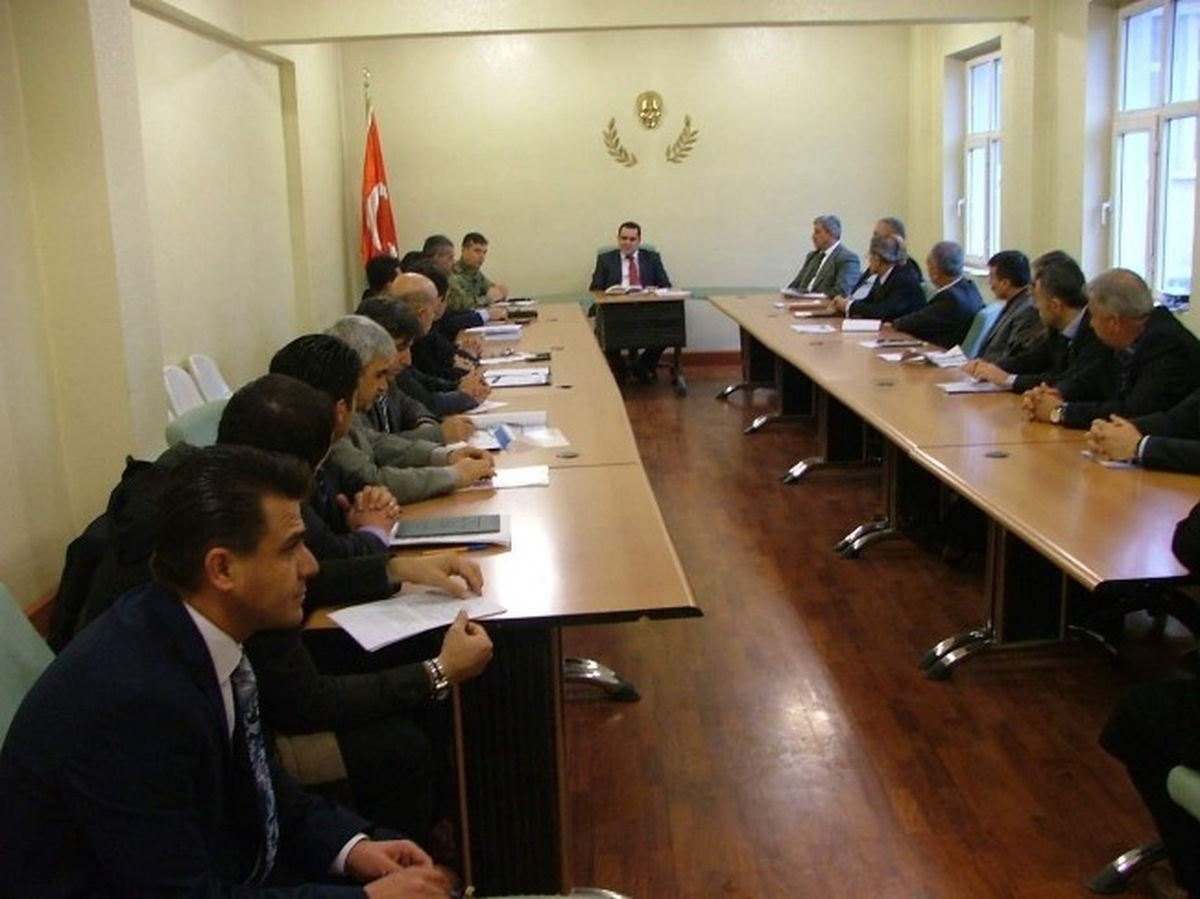 Besni\'de İlçe İdare Şube Başkanları Toplantısı Yapıldı