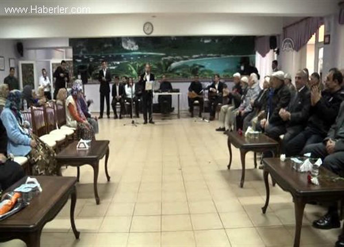 Cezaevi personelinden huzurevinde konser -