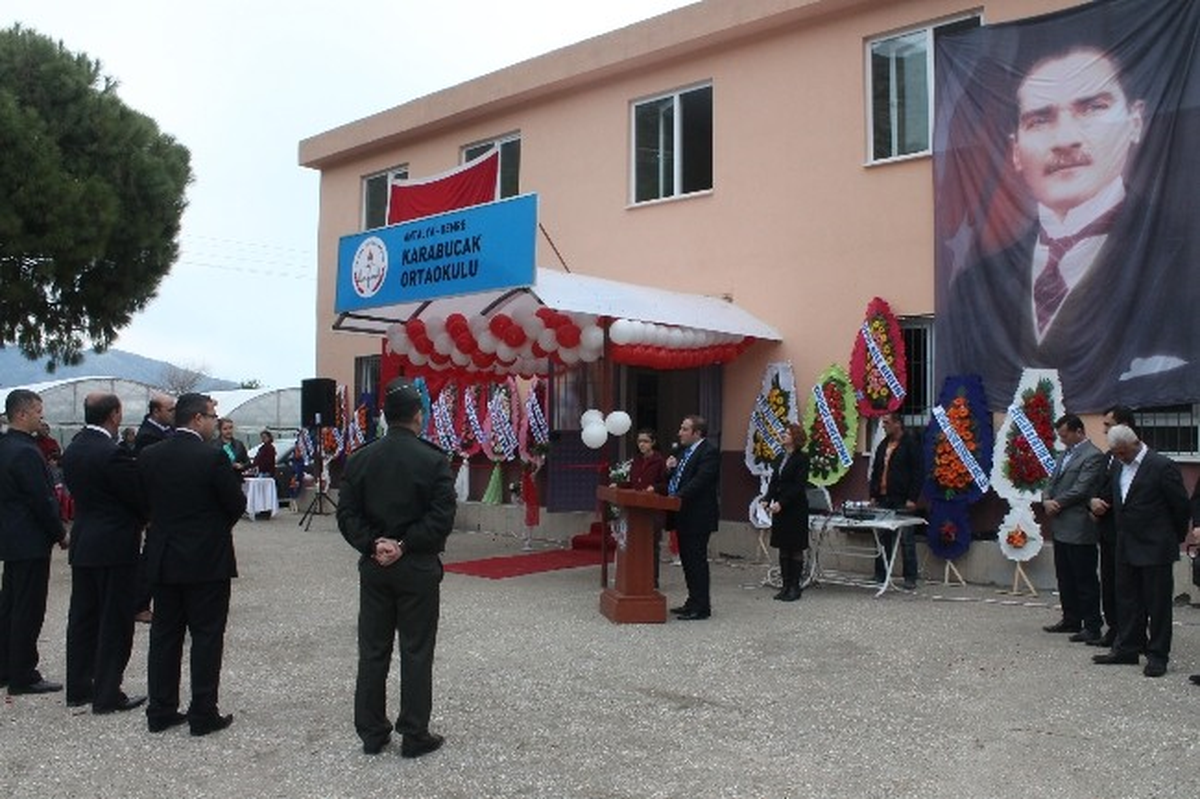 Domates Biber Paraları ile Yapılan Okul Hizmete Girdi