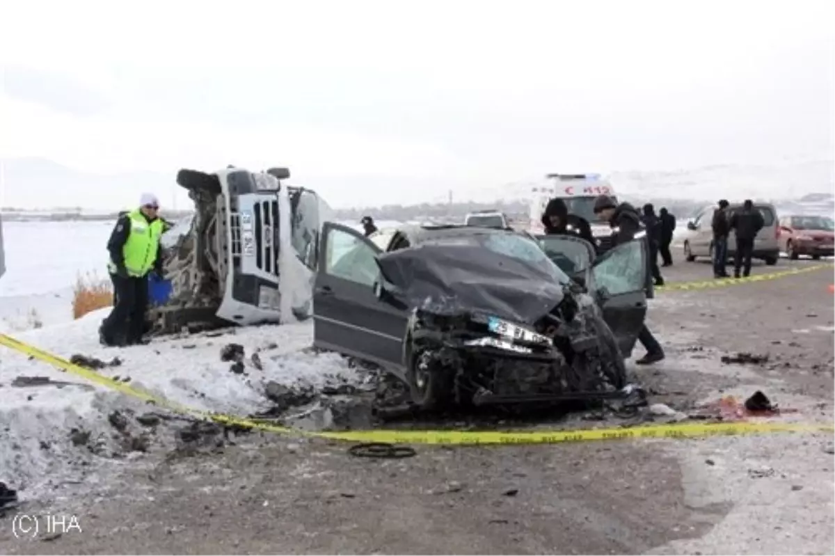 Erzurum\'da Trafik Kazası: 1 Ölü, 19 Yaralı