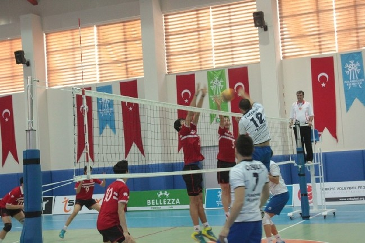 Filenin Genç Dadaşları Zora Soktu, Abileri İşi Bitirdi...