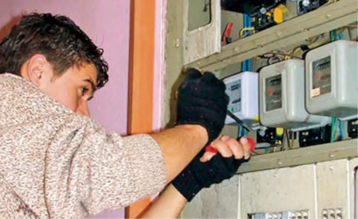 Güneydoğu\'da 217 Bin Abonenin Elektriği Kesilecek