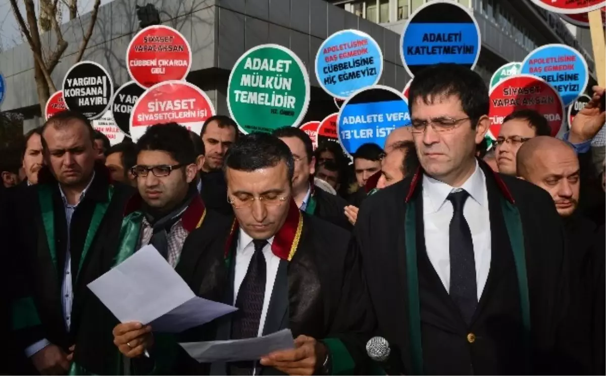 HSYK Önünde Bildiri Protestosu