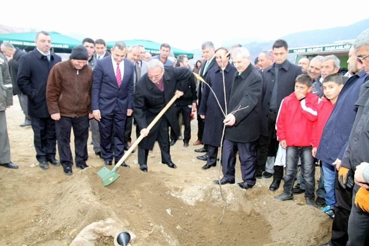 Yıldırım\'ın Karapınar Mahallesi Yeşilleniyor