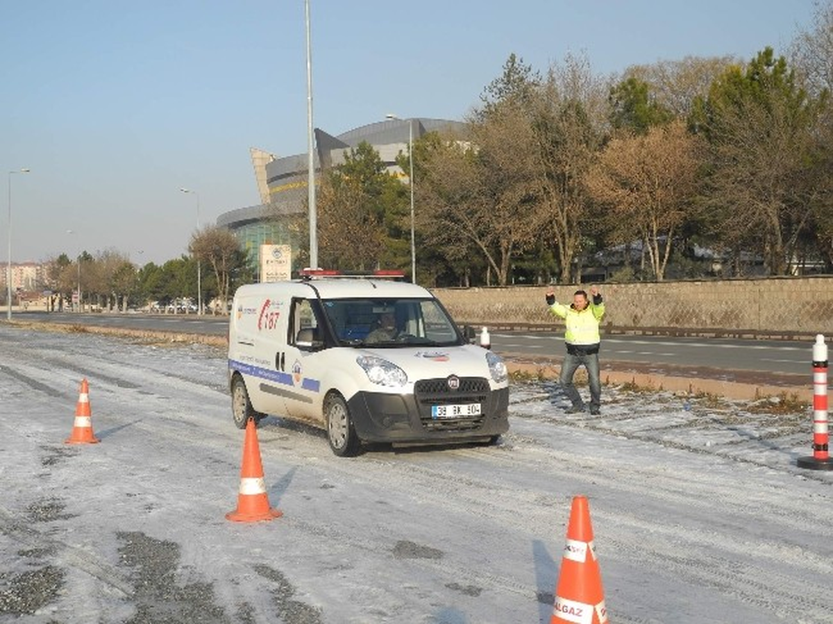 Kayserigaz Çalışanlarına İleri Sürüş Teknikleri Eğitimi