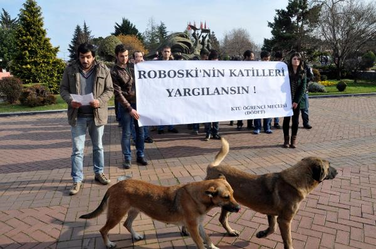 Ktü\'lü Öğrencilerden Uludere Protestosu