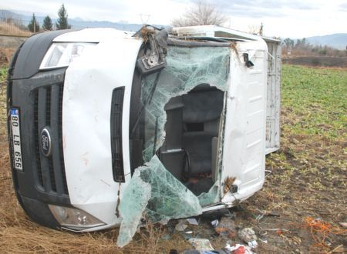 Osmaniye\'de Trafik Kazası: 3 Yaralı