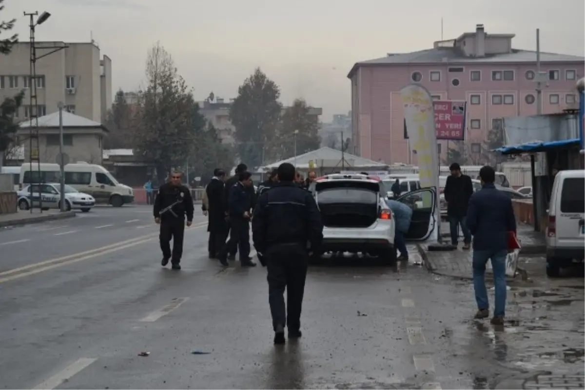 Özel Haber) Batman Emniyet Müdürlüğü Önünde Şüpheli Araç Alarmı