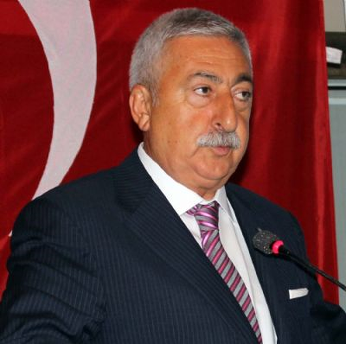 Palandöken: Zam Gelecek Bahanesi ile Üretici Firmalar Bayilere Sigara Satmıyor