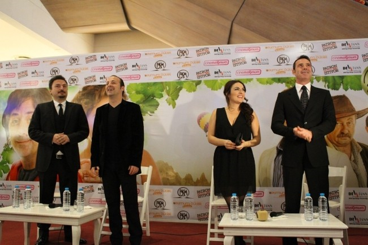 Patron Mutlu Son İstiyor\'un İzmir Galası Optimum\'da Yapıldı