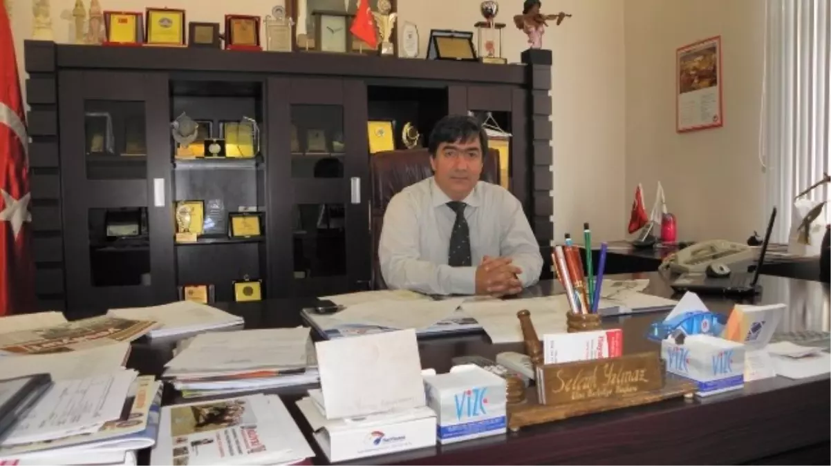 Vize Belediye Başkanı Yılmaz: "Üzüntü ve Sevinçleriyle 2013 Yılını Geride Bırakıyor, Umut ve...