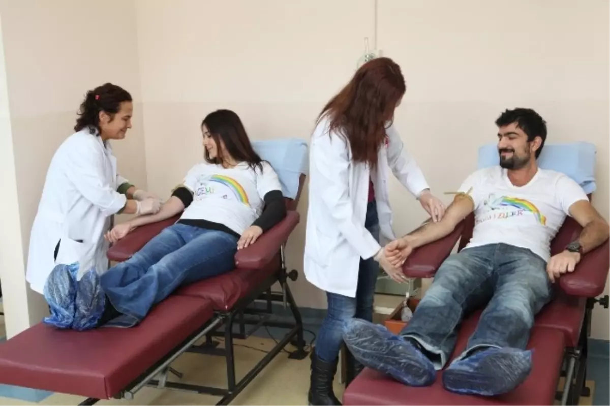 Acemi Gönüllüler Balcalı\'da Kan Verdi