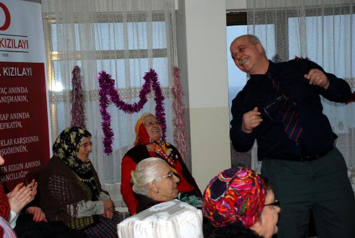 Akçakoca\'da Yaşlılar Eğlendi