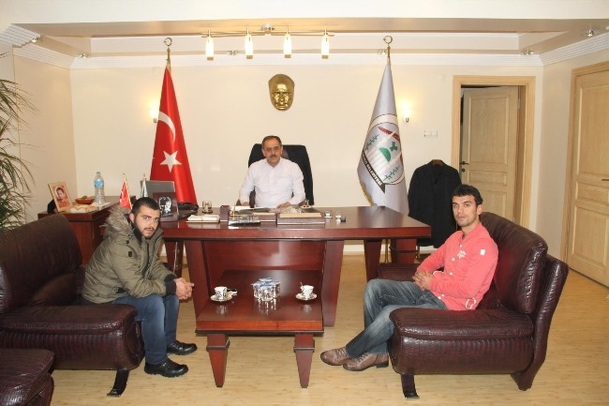 Akyazı Sevdalısı Kenan Sofuoğlu: "Akyazı\'da Huzur Buluyorum"