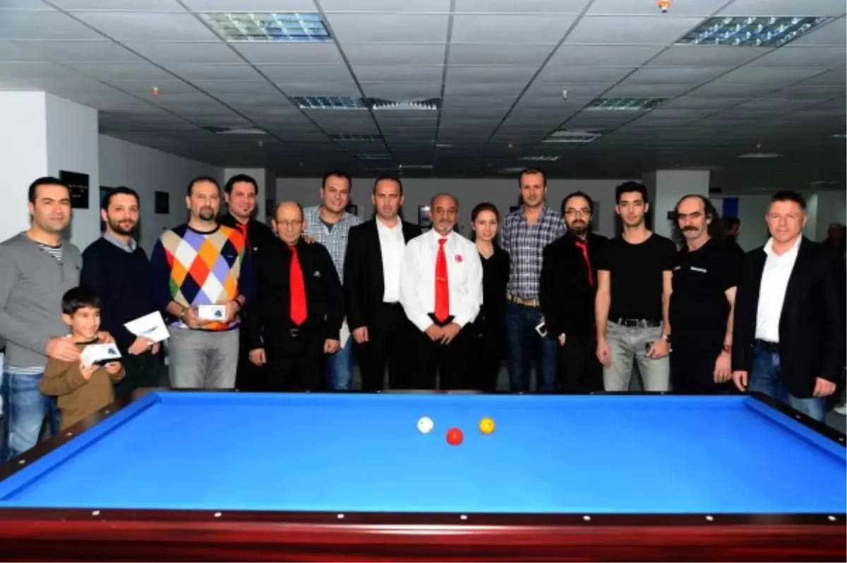 Beylikdüzü\'nde Bilardocular Kıyasıya Yarıştı