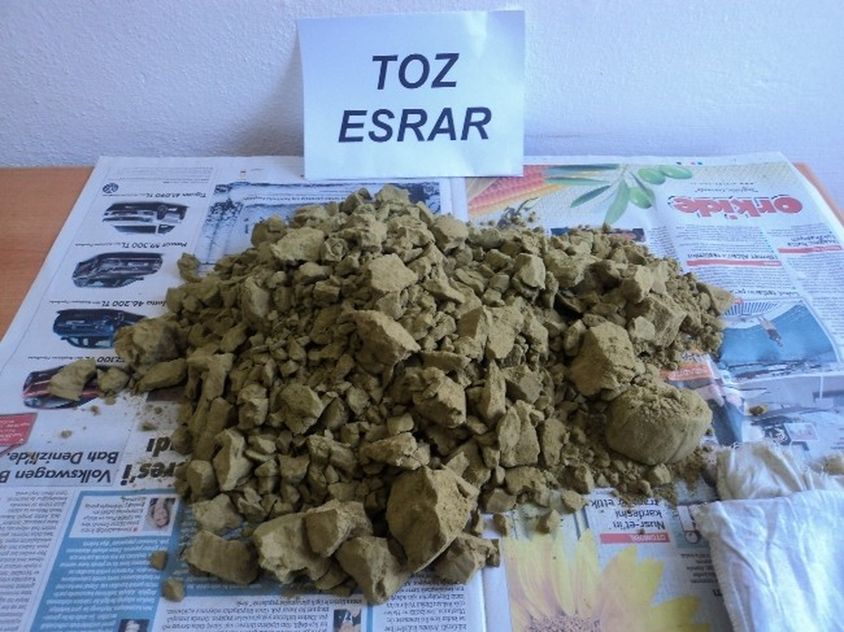 Buharkent\'te 1,5 Kilo Esrar Ele Geçirildi