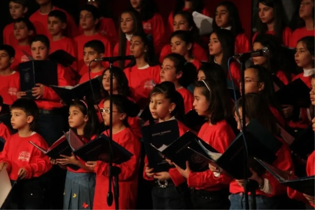 Çocuk Korosundan Muhteşem Konser