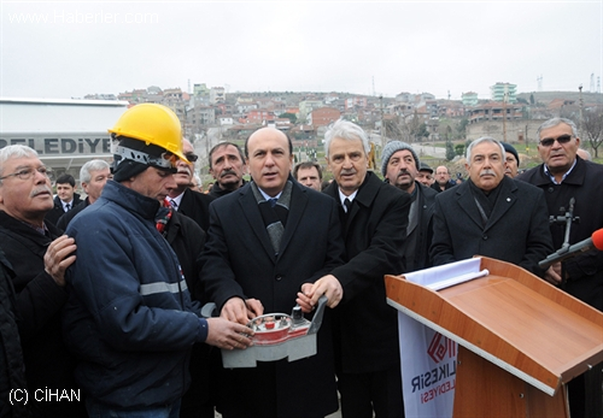 Balıkesir\'de Kapalı Pazar Yerinin Temeli Atıldı