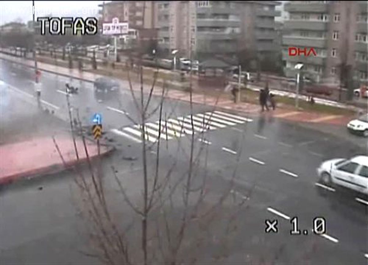 Elazığ\'da Trafik Kazaları Kameralara Yansıdı