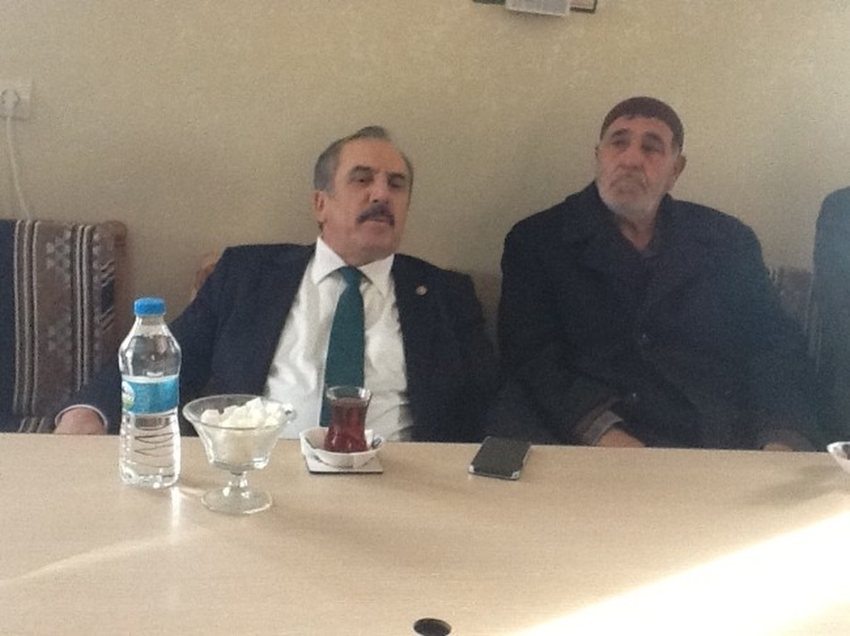 Eski Bakan Ensarioğlu Taziye Ziyaretinde Bulundu