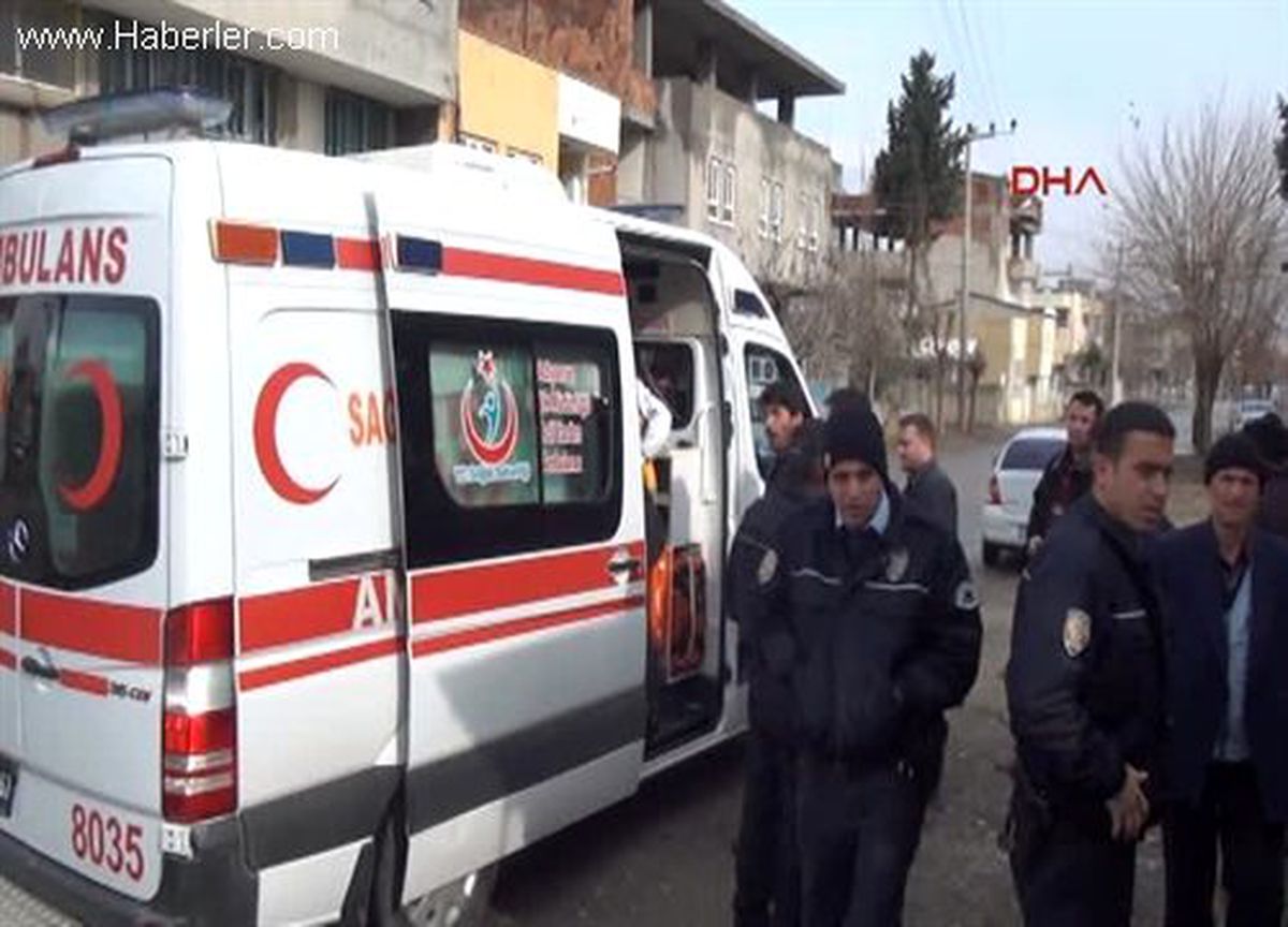 Evinin Önünde Tabancayla Kendini Vurdu